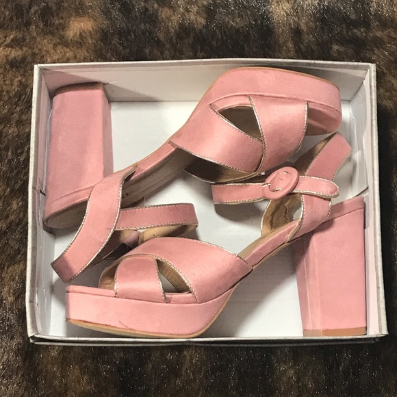 Hot Kiss pink ankle strap heels - Picture 2 of 6